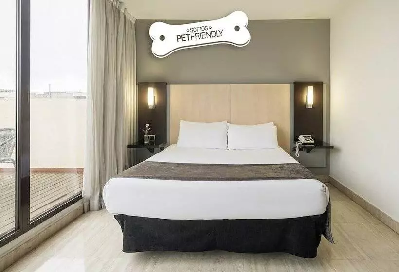 Отель Ilunion Almirante