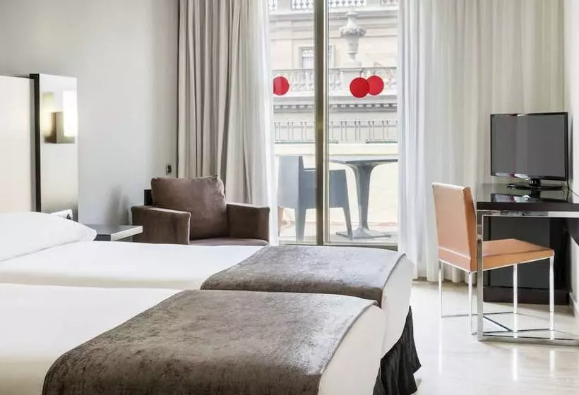 Отель Ilunion Almirante