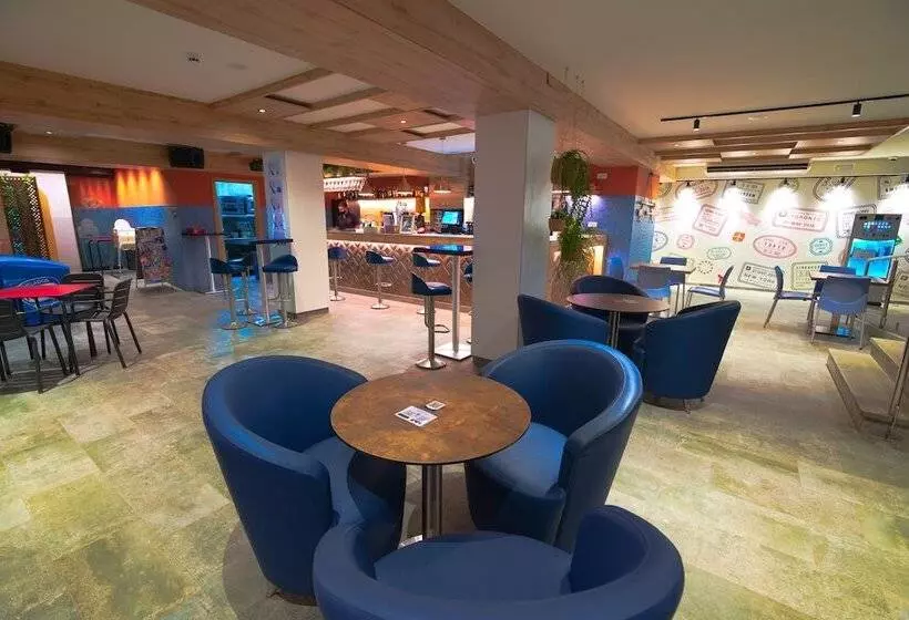 ホテル Internacional