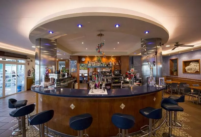 ホテル Internacional