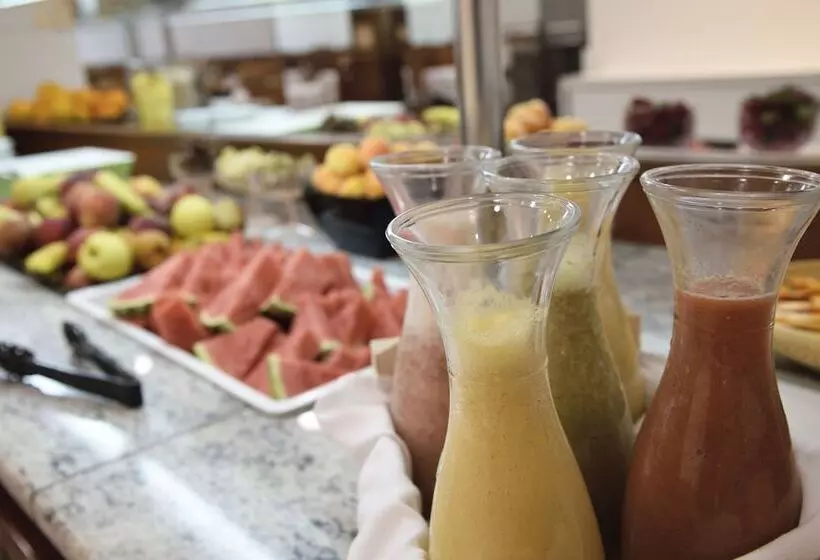 ホテル Internacional