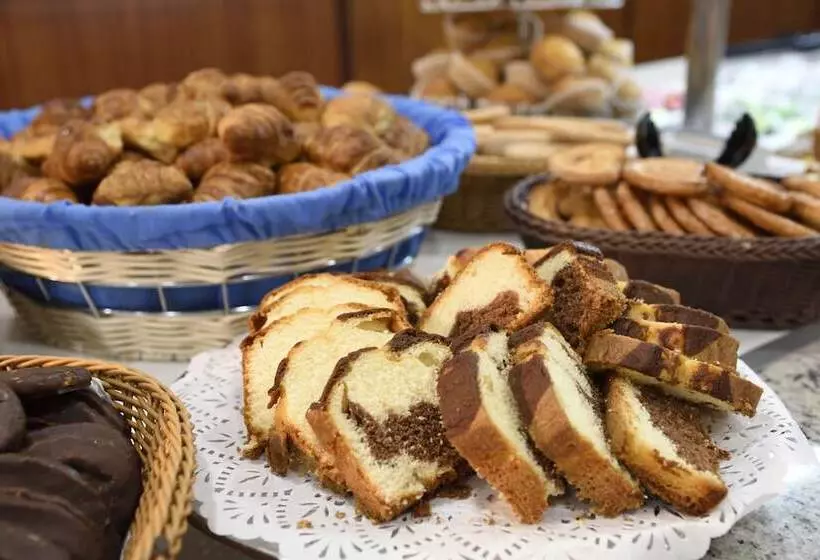 ホテル Internacional