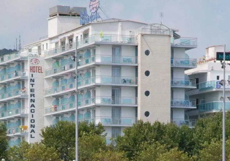 ホテル Internacional