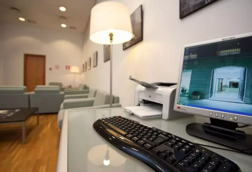 Отель Onix Rambla