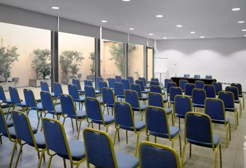 Отель Onix Rambla