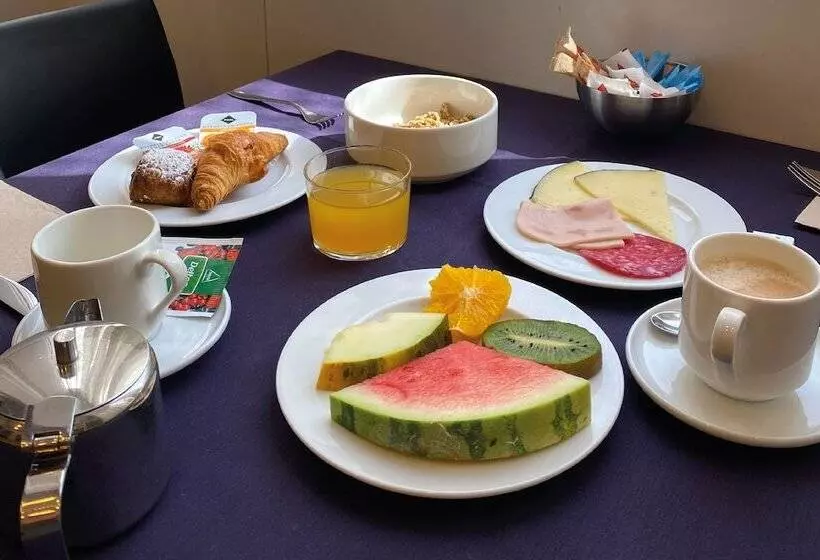 Отель Onix Rambla