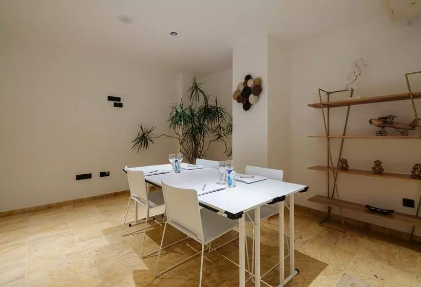 ホテル Thb Maria Isabel  Adults Only