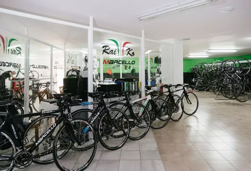 ホテル Thb Maria Isabel  Adults Only