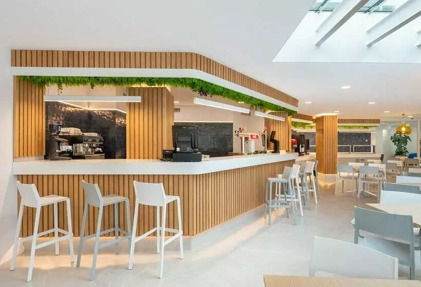 ホテル Vibra Beverly Playa