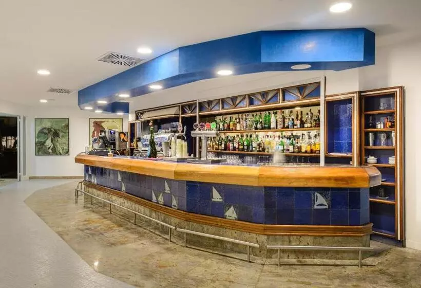 ホテル Vibra Beverly Playa