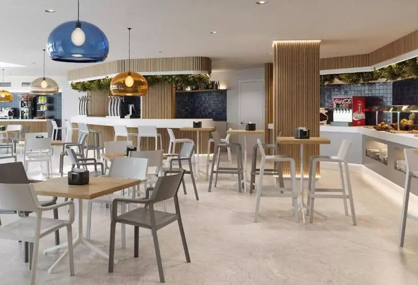 ホテル Vibra Beverly Playa