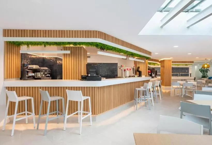 ホテル Vibra Beverly Playa