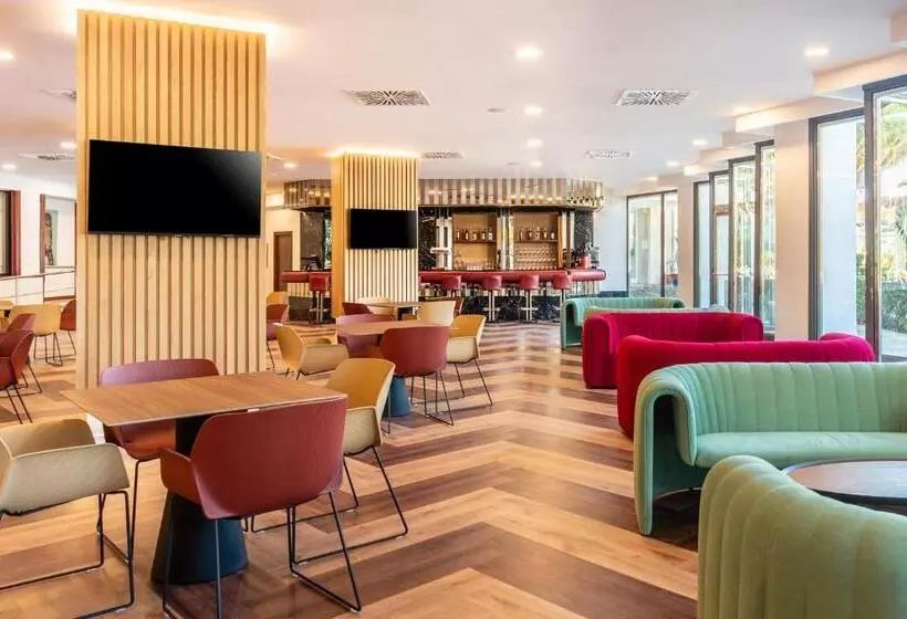 ホテル Vibra Beverly Playa