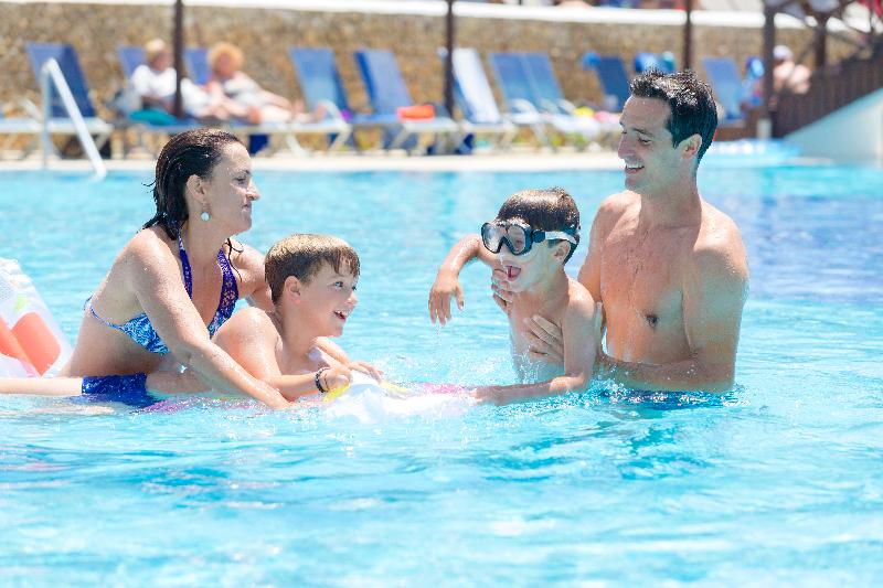 Royal Son Bou Family Club