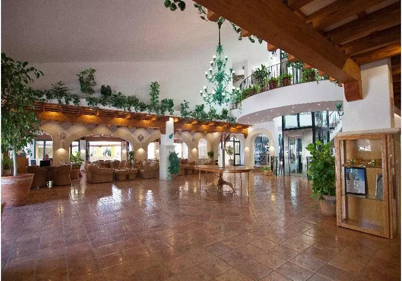 Royal Son Bou Family Club