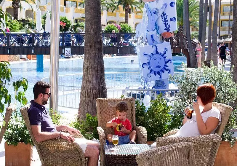 Royal Son Bou Family Club