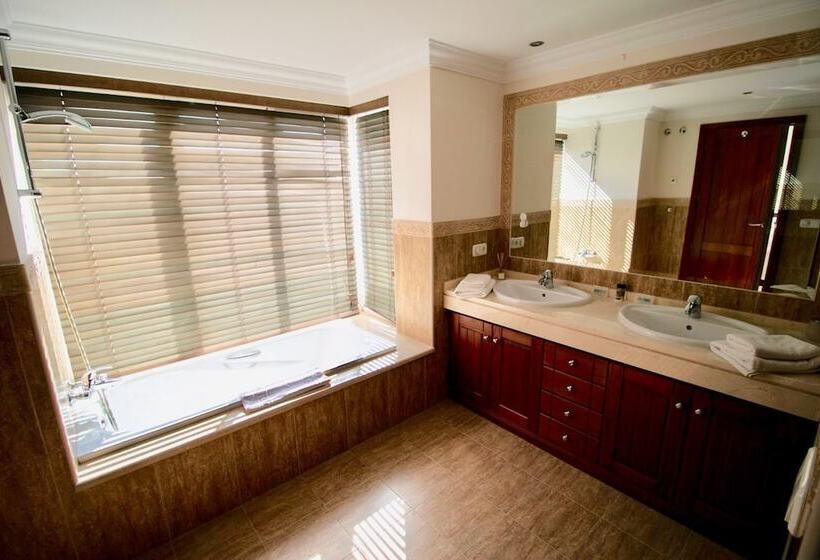 Arcos Golf Hotel Cortijo Y Villas