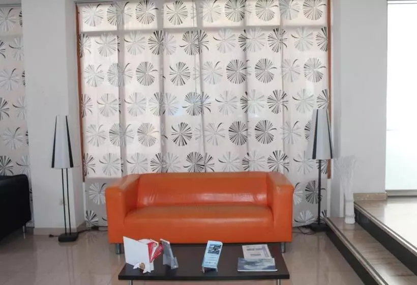 Отель La Mirada