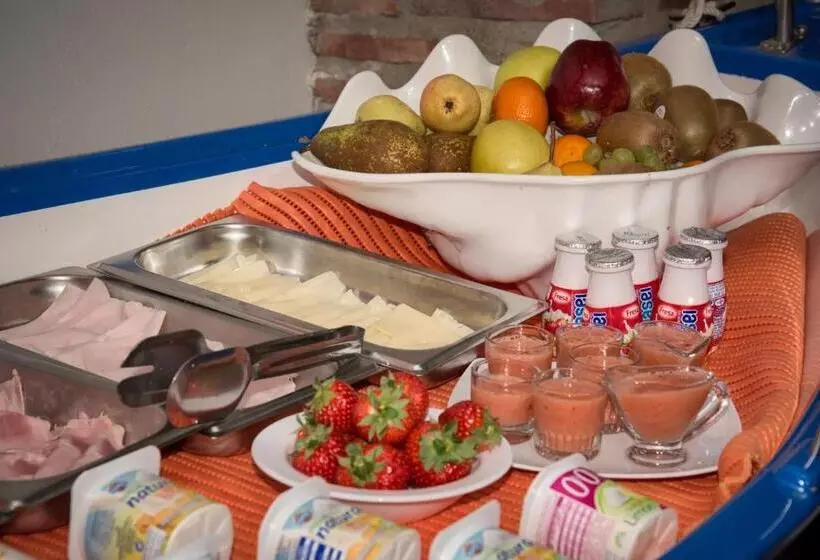 Отель La Mirada