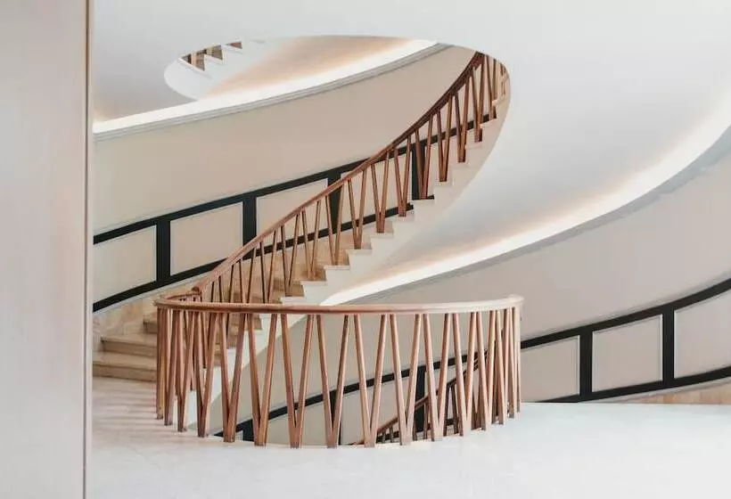 Los Angeles Hotel & Spa