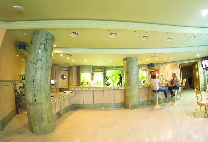 Los Angeles Hotel & Spa