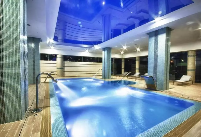 בית מלון כפרי Puertobahia & Spa