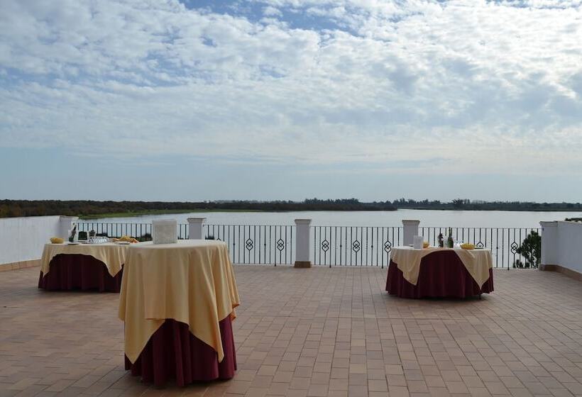 هتل Toruño Del Rocío