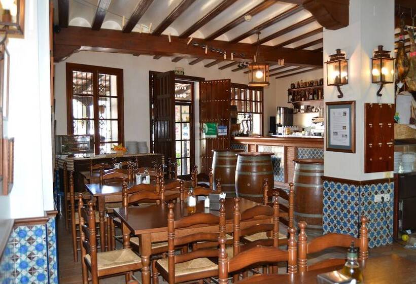 هتل Toruño Del Rocío