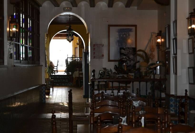 هتل Toruño Del Rocío