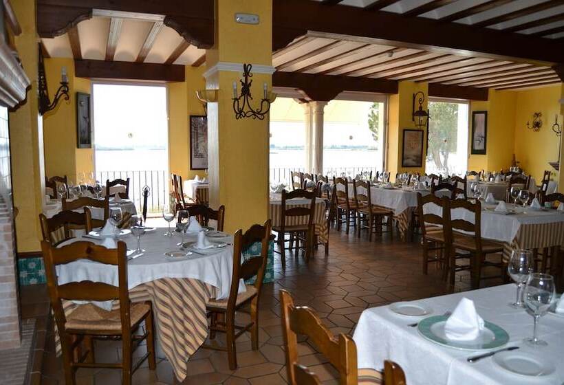 هتل Toruño Del Rocío