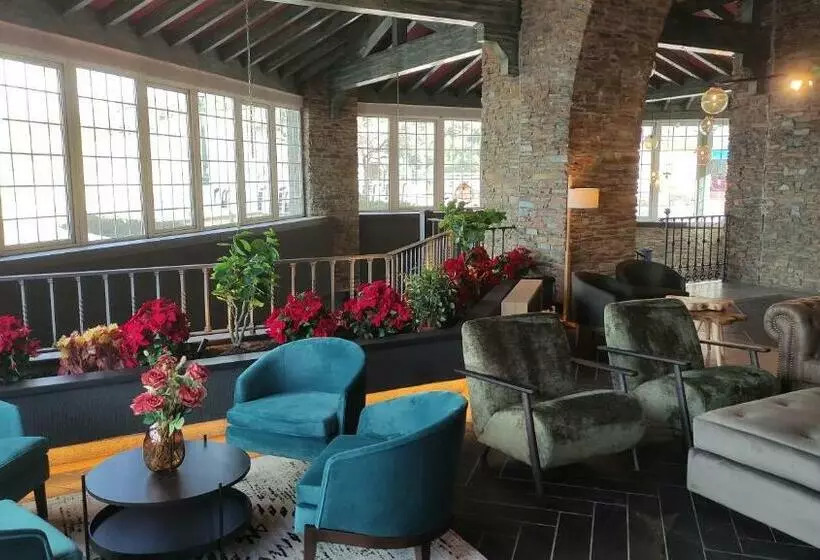 فندق The Mountains