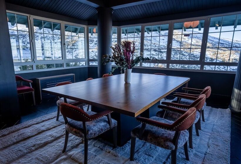 호텔 The Mountains