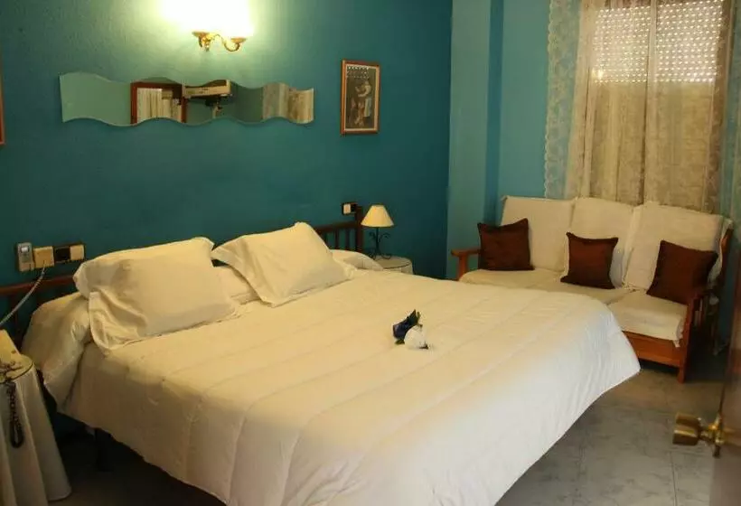 Отель Vazquez Diaz