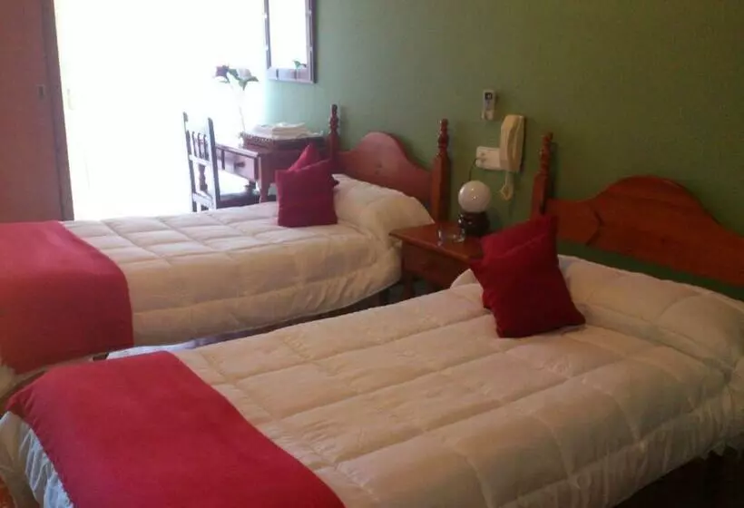 Отель Vazquez Diaz