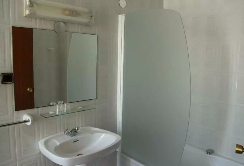 Отель Vazquez Diaz