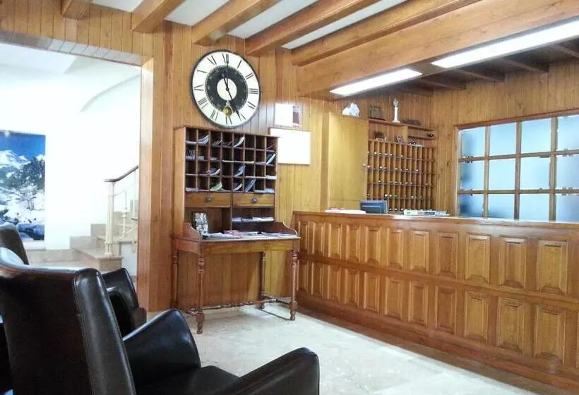 Отель Villa De Canfranc