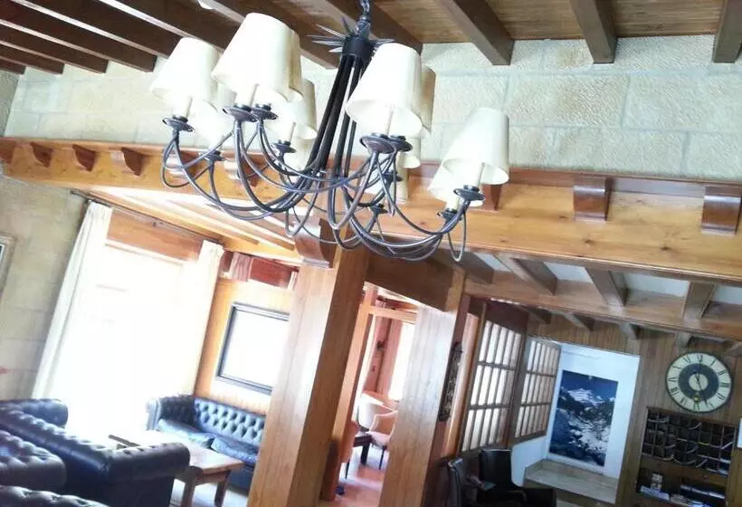 Отель Villa De Canfranc