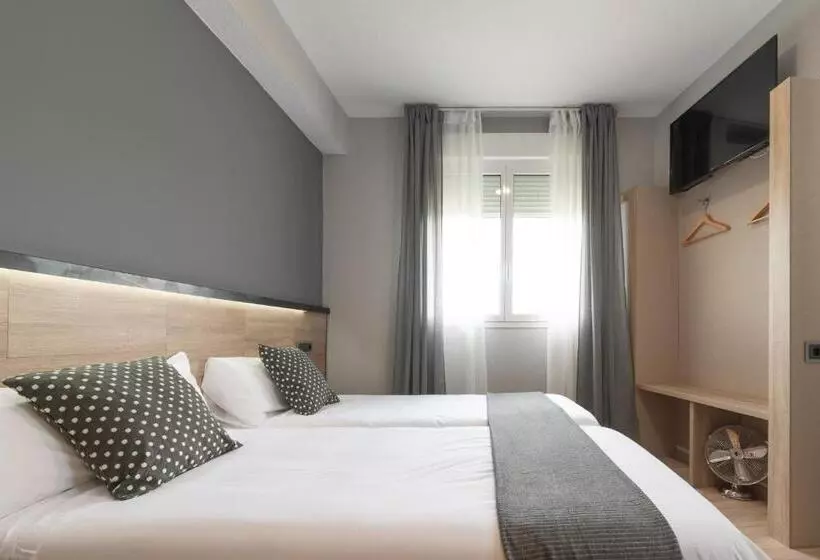 ホテル Alda Centro Pamplona