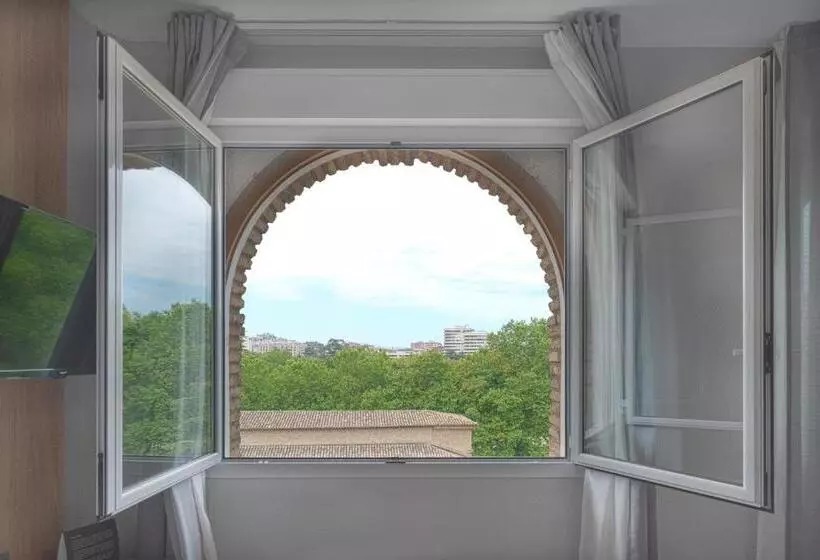 ホテル Alda Centro Pamplona