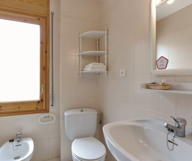 Отель Del Esera