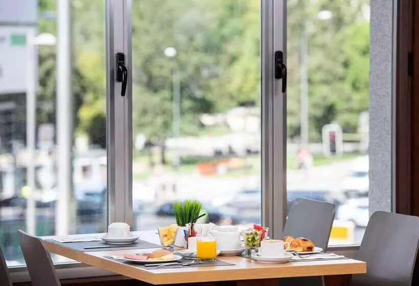 هتل Madrid Plaza De España, Affiliated By Meliá