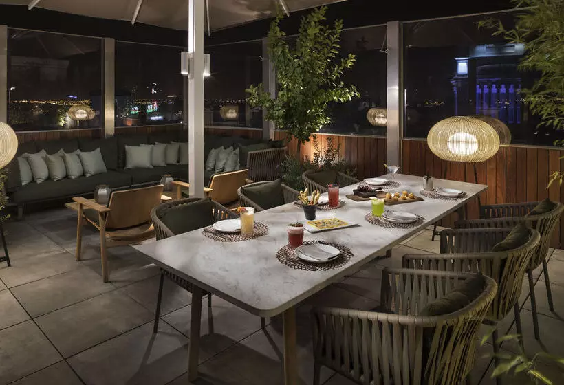 هتل Me Madrid Reina Victoria By Meliá