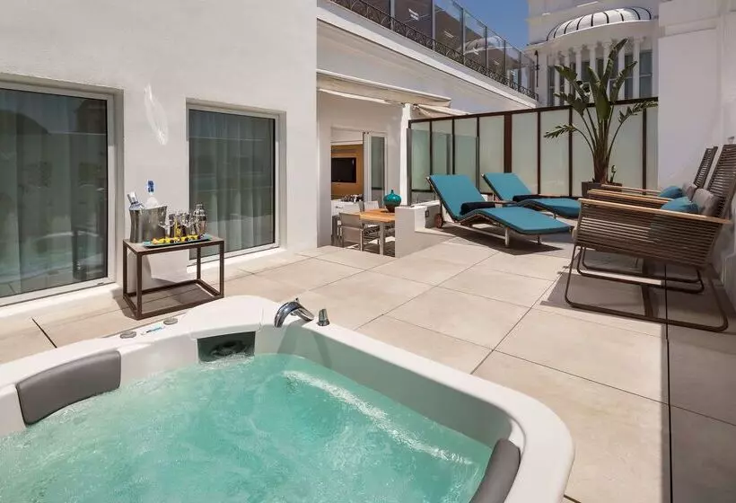 هتل Me Madrid Reina Victoria By Meliá