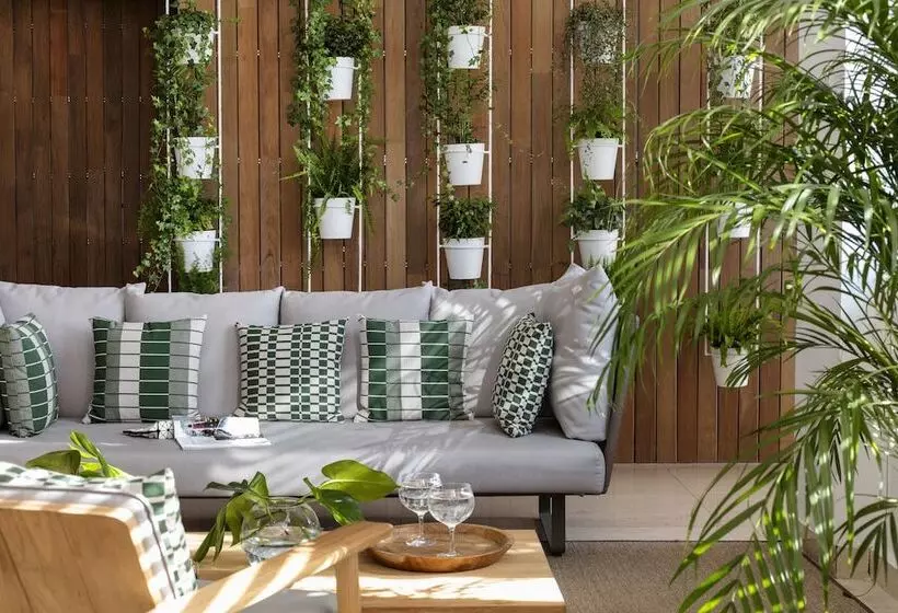 هتل Me Madrid Reina Victoria By Meliá