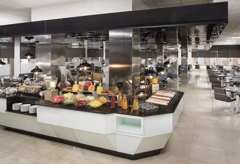 酒店 Melia Barajas