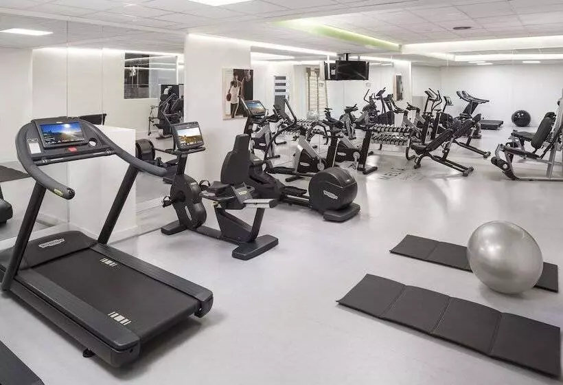 酒店 Melia Barajas