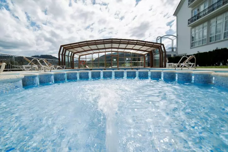 Hotel O Val Do Naseiro