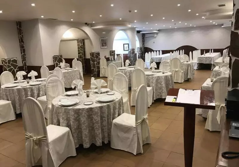 Hotel O Val Do Naseiro