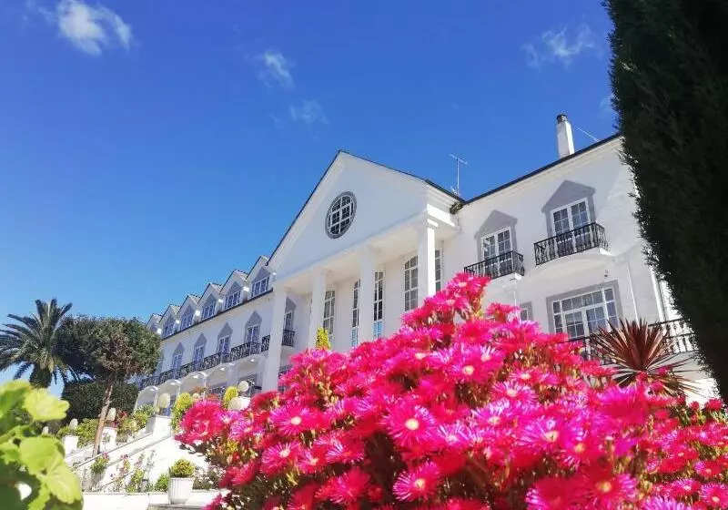 Hotel O Val Do Naseiro