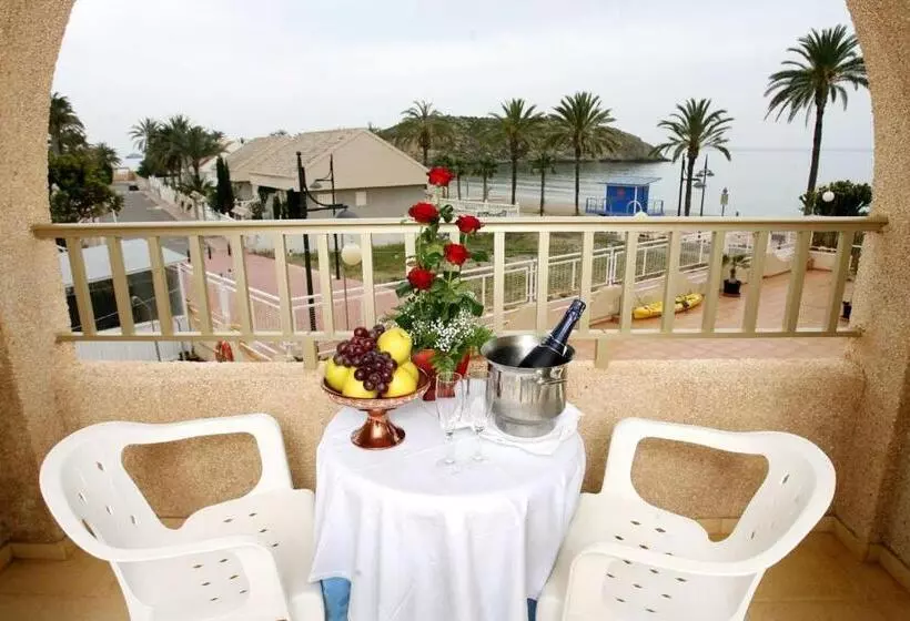 Отель Playa Grande